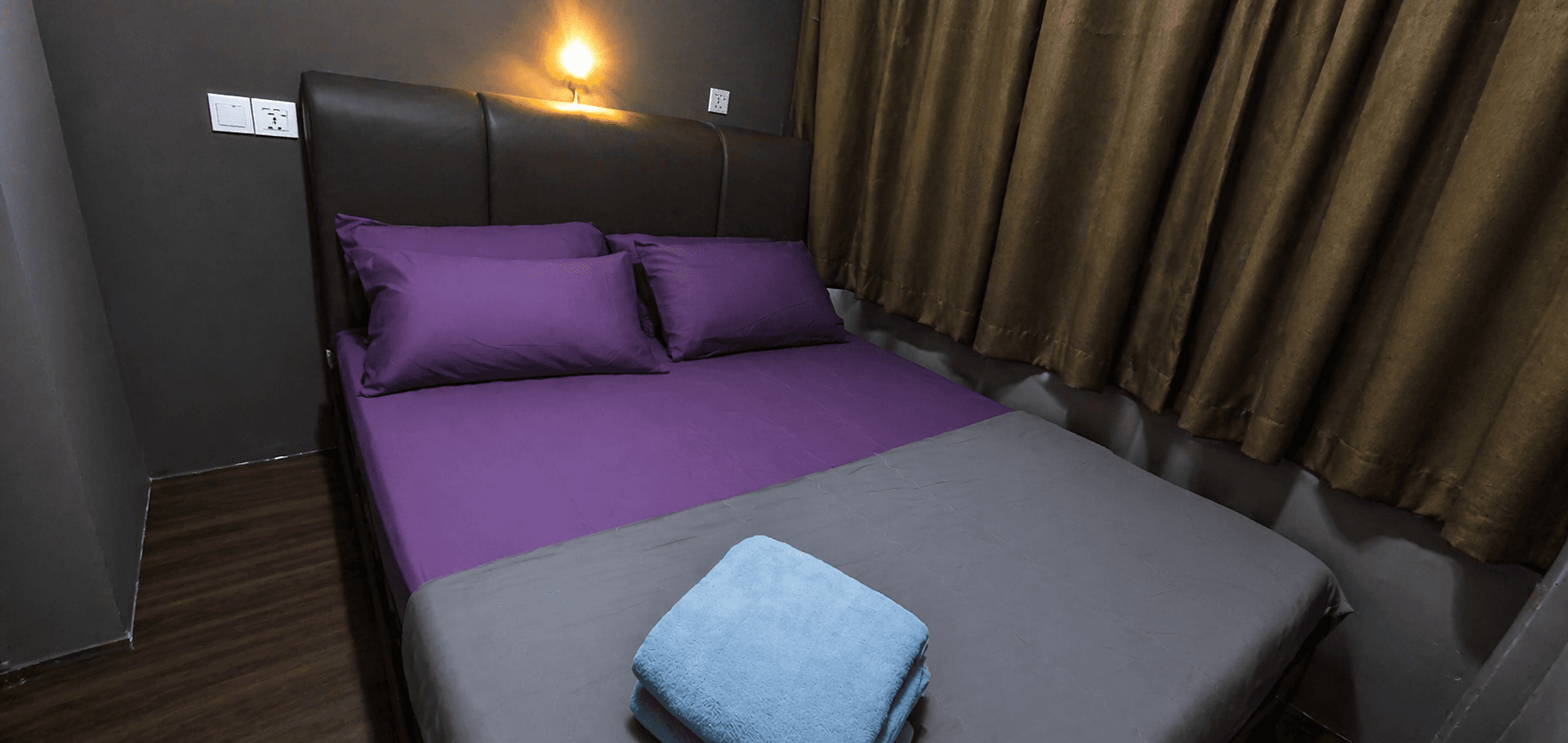 Queen room · double bed